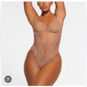 Skims laced lines balconete thong bodysuit Xs